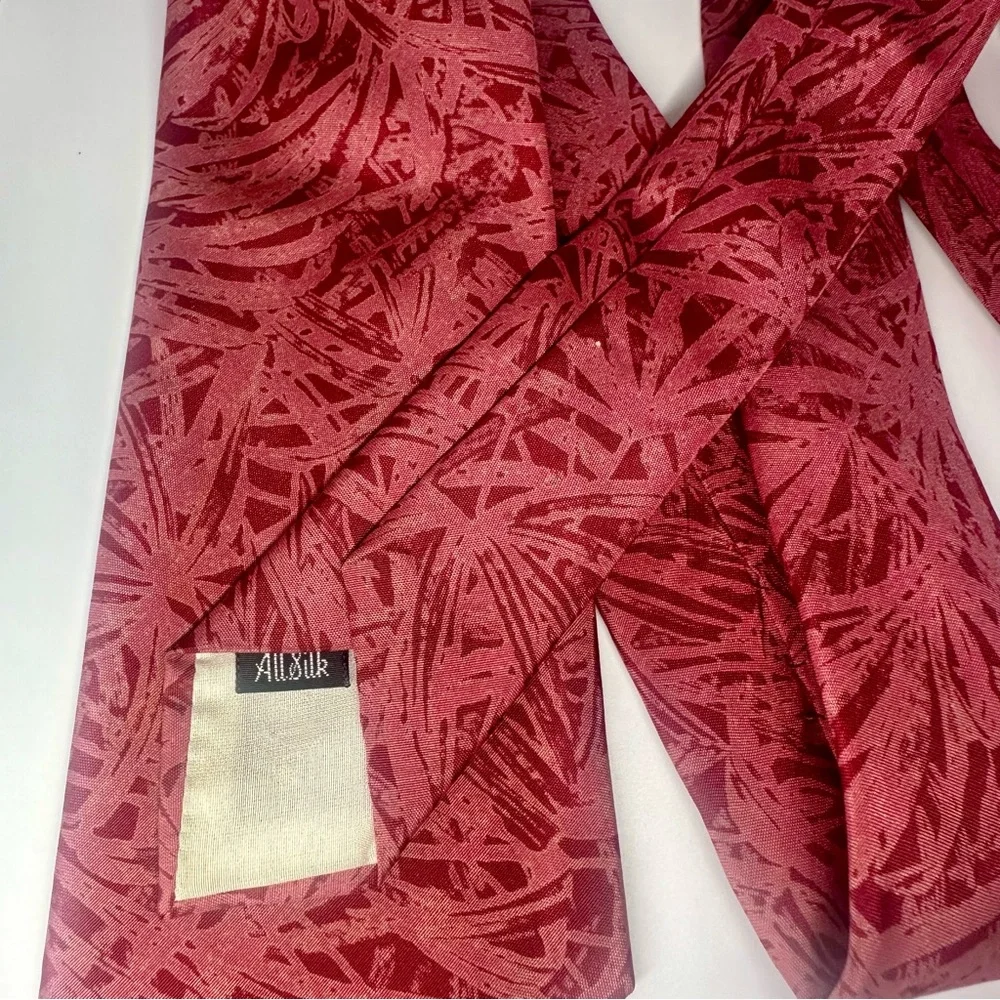 Vintage Ernest J. Carston Floral Pink Classic Silk Tie, Chicago